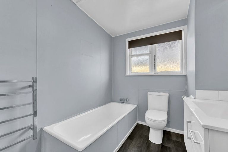 Photo of property in 12 Randolph Street, Woolston, Christchurch, 8062
