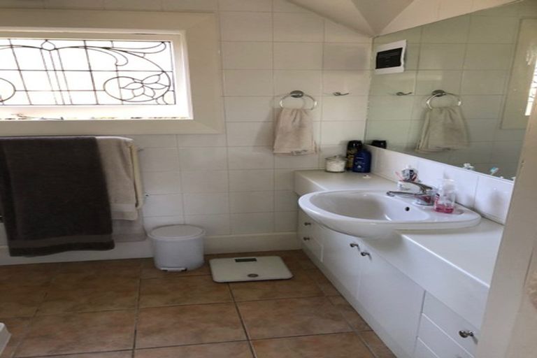 Photo of property in 173 Fifield Terrace, Opawa, Christchurch, 8023