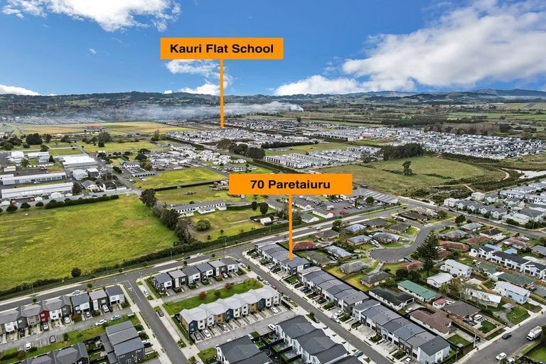 Photo of property in 70 Paretaiuru Crescent, Papakura, 2110