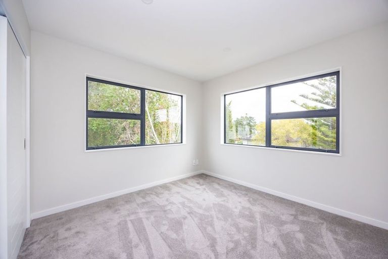 Photo of property in 34 Hellyers Street, Birkdale, Auckland, 0626