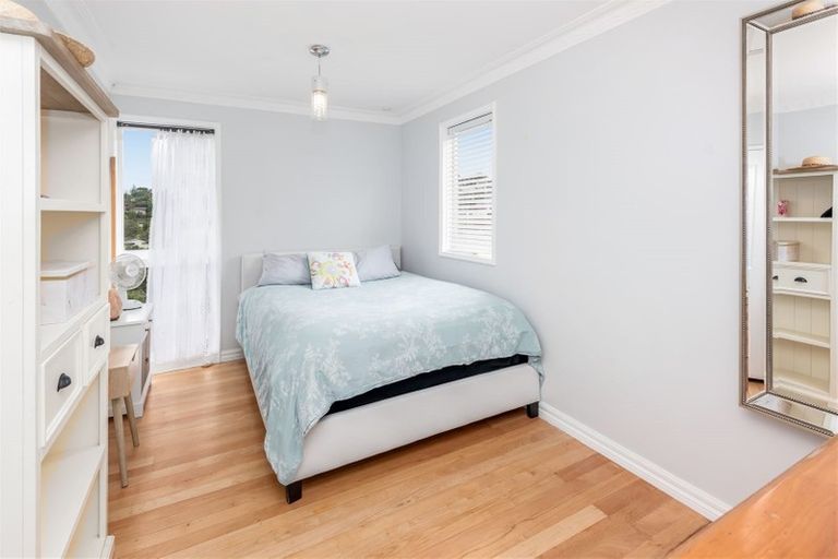Photo of property in 38a Colmar Road, Mellons Bay, Auckland, 2014