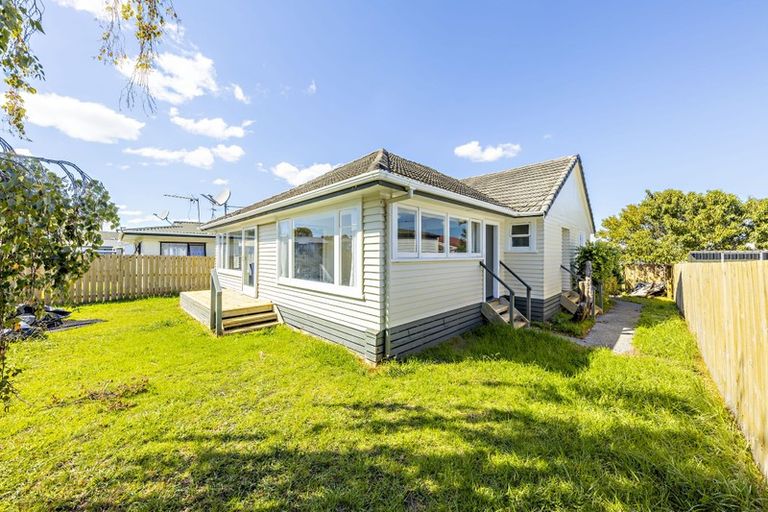 Photo of property in 1/31 Solveig Place, Randwick Park, Auckland, 2105