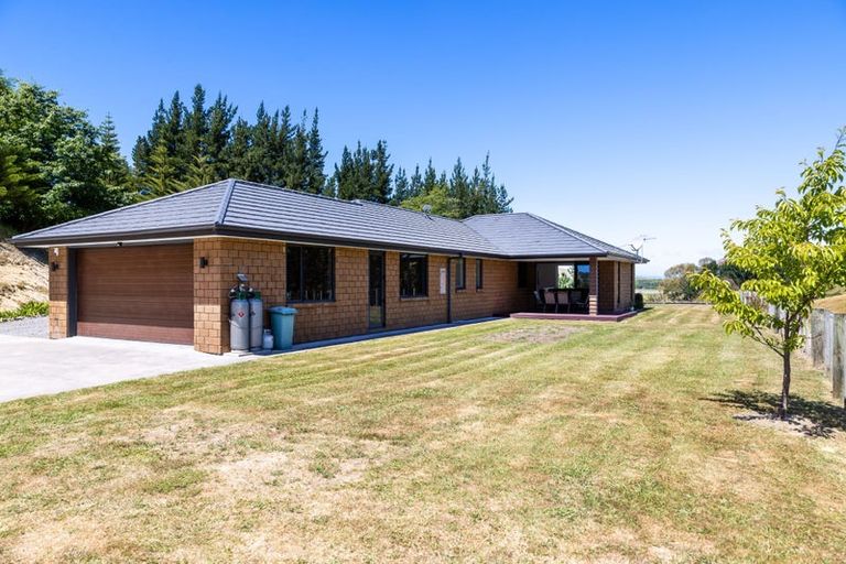 Photo of property in 690 Swamp Road, Puketapu, Napier, 4183