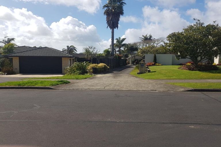 Photo of property in 43 Te Wharau Drive, Greenhithe, Auckland, 0632