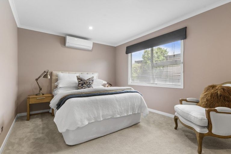 Photo of property in 14 Tranquility Rise, Mellons Bay, Auckland, 2014