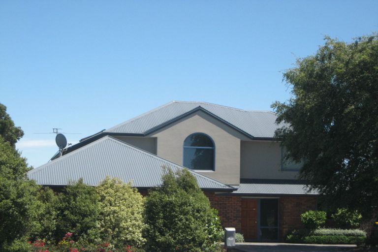 Photo of property in 2 Masham Road, Broomfield, Christchurch, 8042