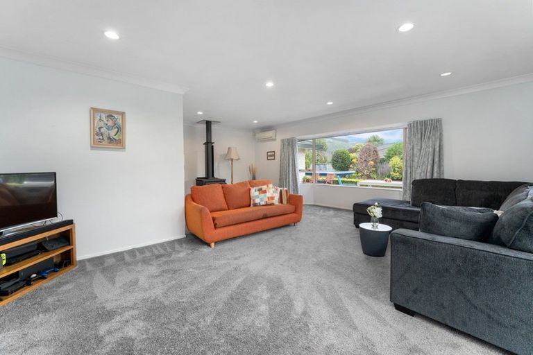 Photo of property in 24 Harry Shaw Way, Raumati South, Paraparaumu, 5032