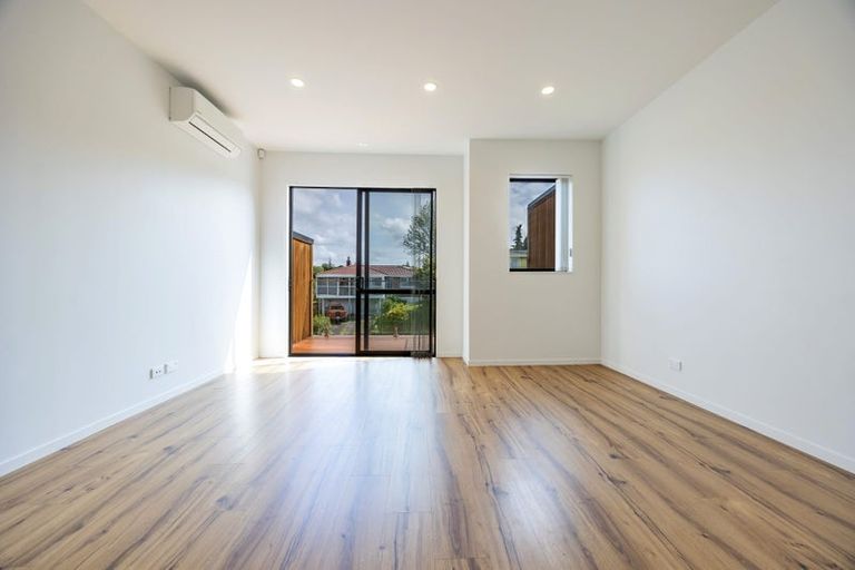 Photo of property in 51b Glendene Avenue, Glendene, Auckland, 0602