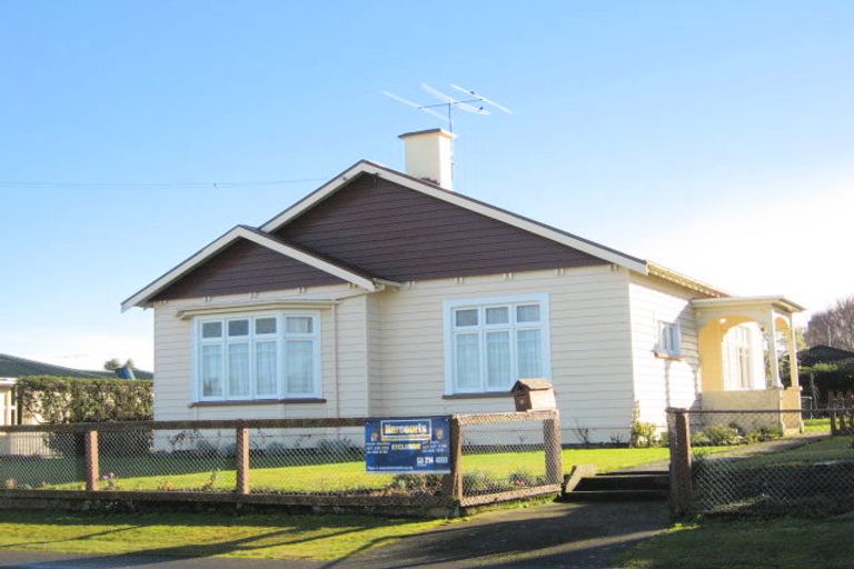 Photo of property in 10 John Street, Winton, 9720