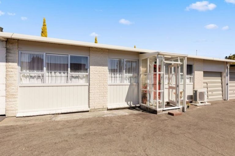 Photo of property in 2/382 Stokes Valley, Stokes Valley, Lower Hutt, 5019