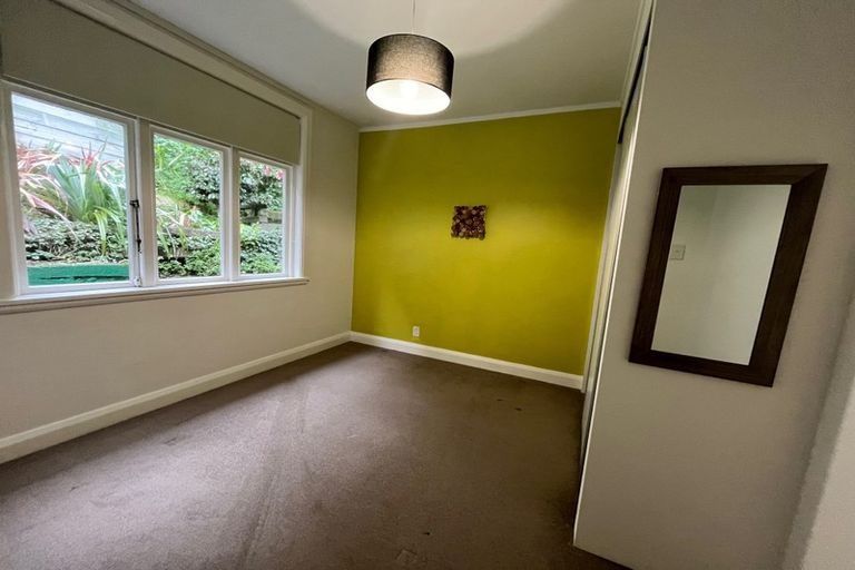 Photo of property in 34 Moana Road, Kelburn, Wellington, 6012