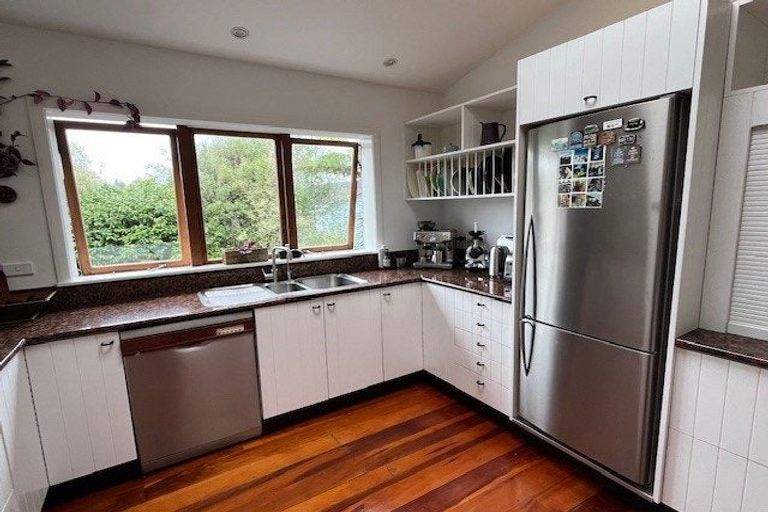 Photo of property in 7 Pah Road, Cockle Bay, Auckland, 2014