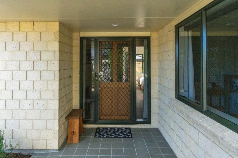 Photo of property in 9 Campbell Grove, Levin, 5510