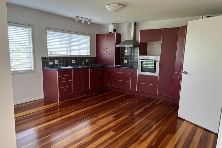 Photo of property in 757 East Coast Road, Northcross, Auckland, 0630