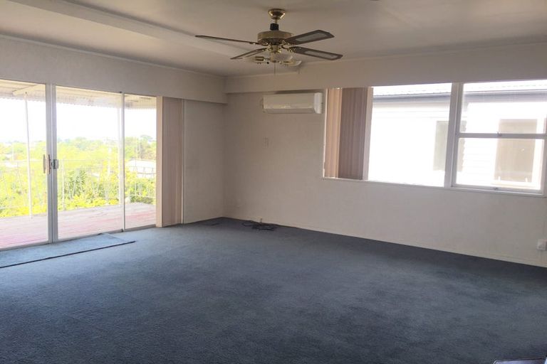 Photo of property in 15 Hauraki Crescent, Pinehill, Auckland, 0632