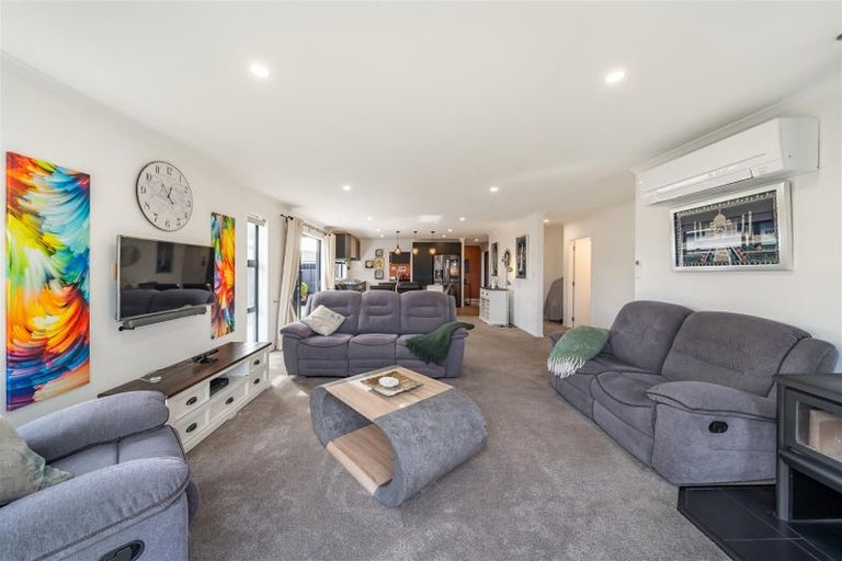 Photo of property in 4 Fenwick Crescent, Wallaceville, Upper Hutt, 5018