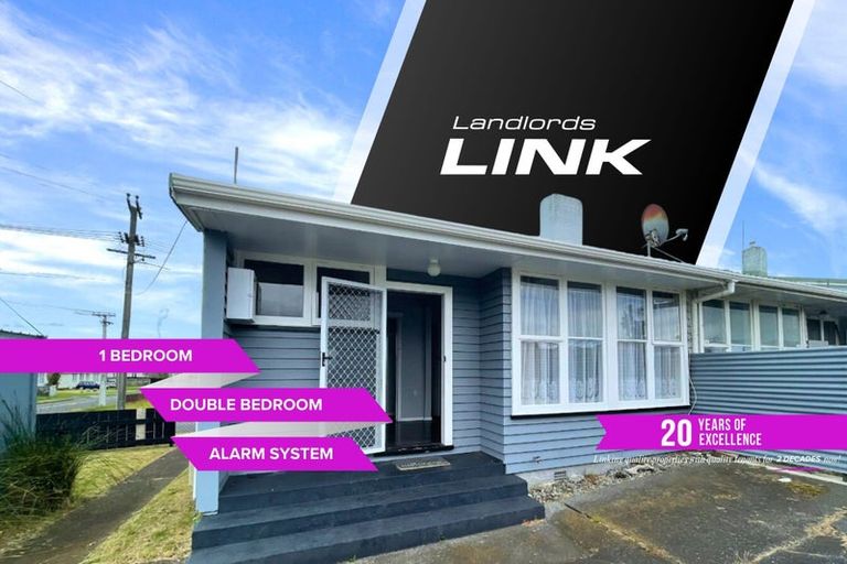 Photo of property in 2 Tiki Street, Castlecliff, Whanganui, 4501