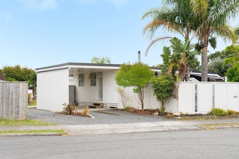 Photo of property in 4 Tahara Crescent, Mount Maunganui, 3116
