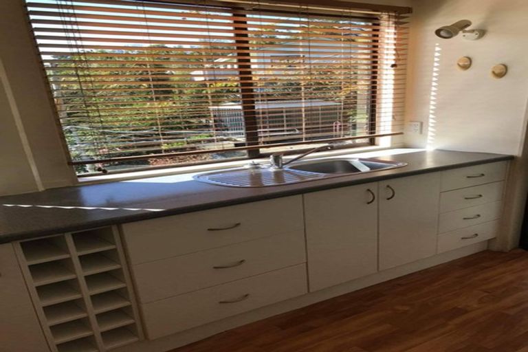 Photo of property in 10 Delshaw Avenue, Stanmore Bay, Whangaparaoa, 0932