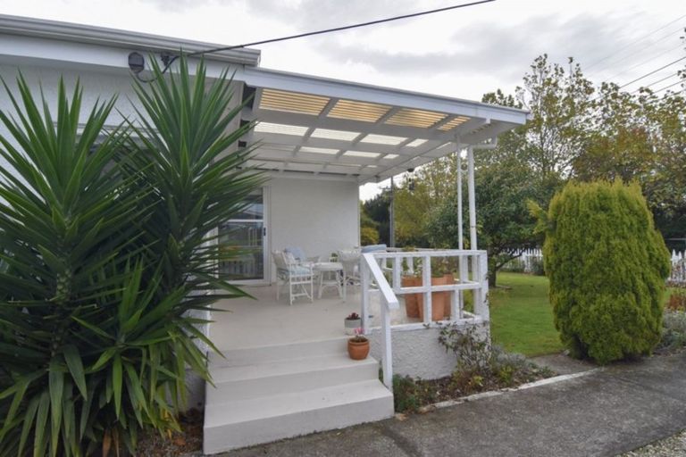 Photo of property in 35 Clifton Avenue, Carterton, 5713