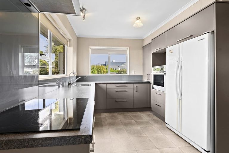 Photo of property in 48 Fulford Street, New Plymouth, 4310