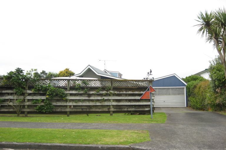 Photo of property in 13 Prudence Place, Oakura, 4314