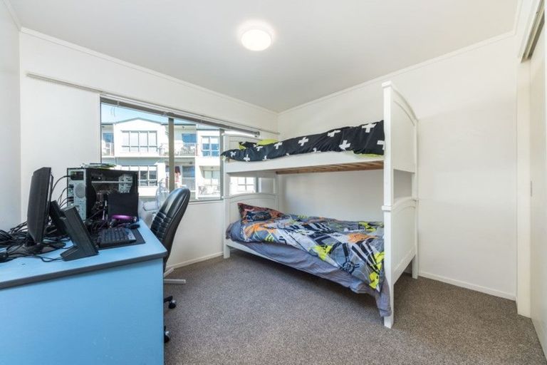 Photo of property in The Haven, 14/120 Beach Haven Road, Beach Haven, Auckland, 0626