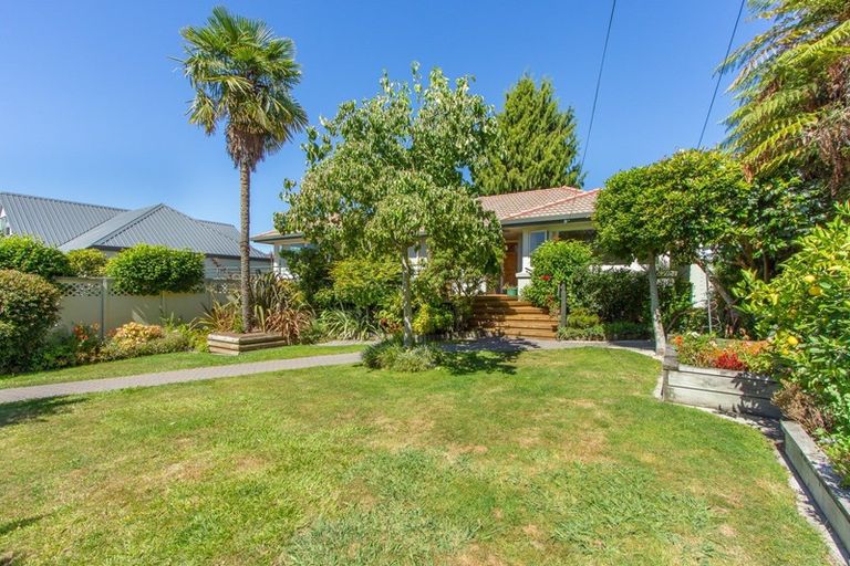Photo of property in 4 Selwyn Road, Lynmore, Rotorua, 3010