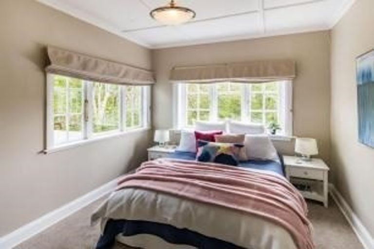 Photo of property in 52a Creswick Terrace, Northland, Wellington, 6012