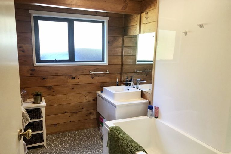 Photo of property in 47 Stillwater Crescent, Stillwater, Silverdale, 0993