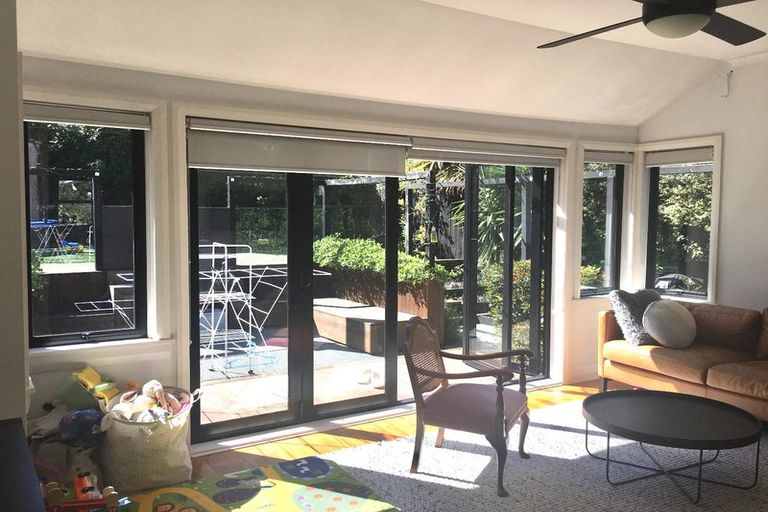 Photo of property in 261 Lake Road, Belmont, Auckland, 0622