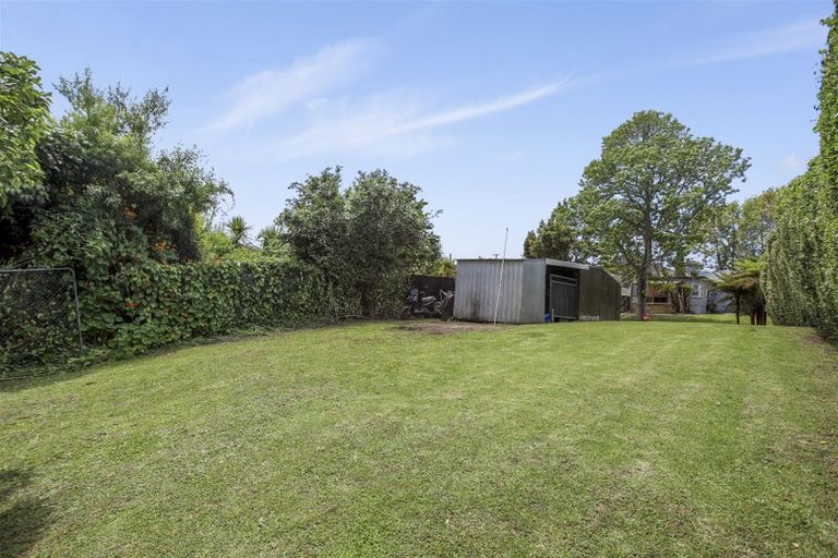 Photo of property in 7 Kamara Road, Glen Eden, Auckland, 0602