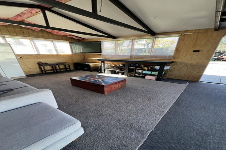 Photo of property in 69 Coopers Road, Dallington, Christchurch, 8061