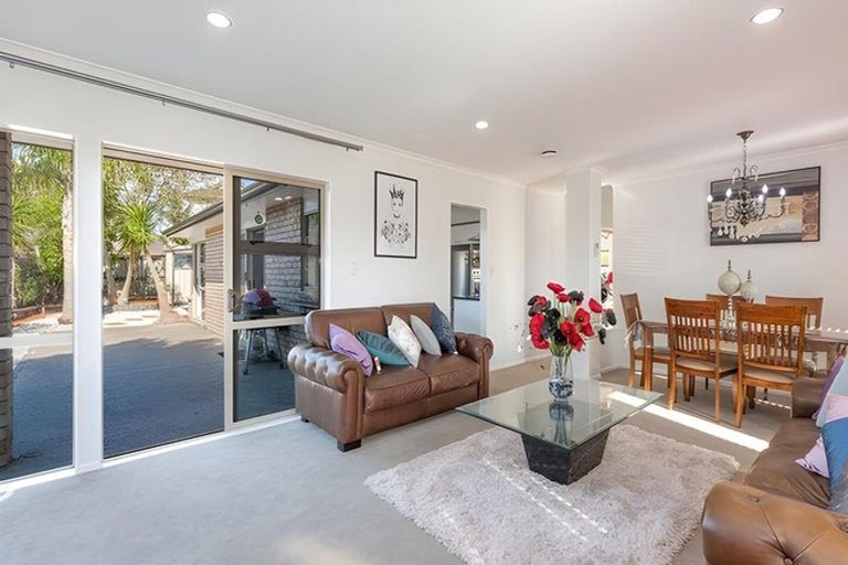 Photo of property in 4 Stornaway Drive, Flat Bush, Auckland, 2016