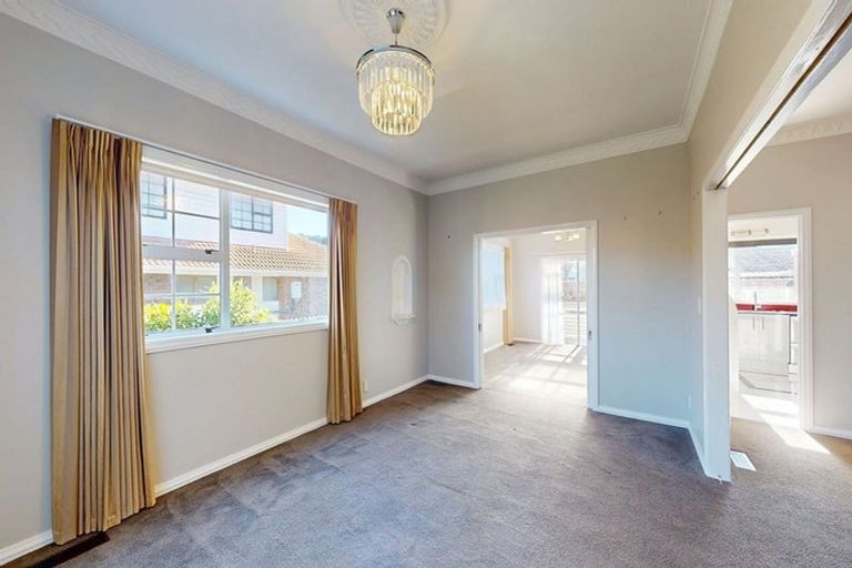 Photo of property in 49 Kings Crescent, Hutt Central, Lower Hutt, 5010