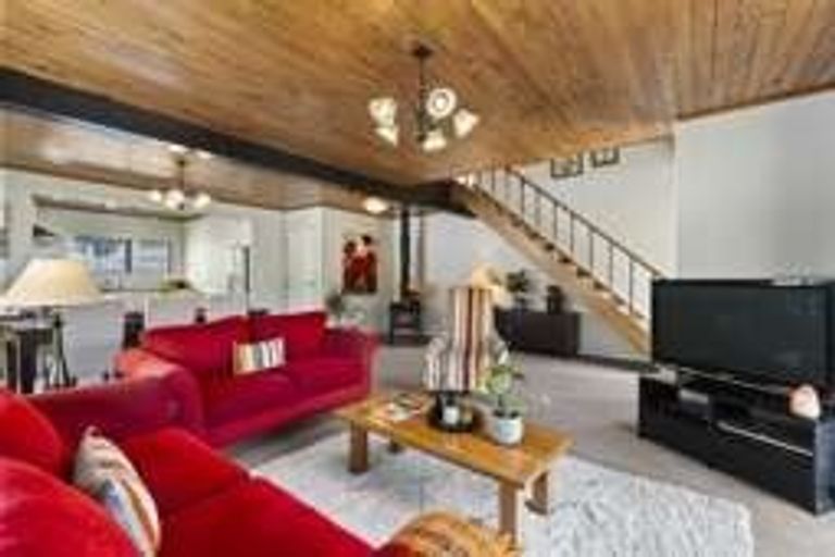 Photo of property in 28 Rossiter Crescent, Lynmouth, New Plymouth, 4310