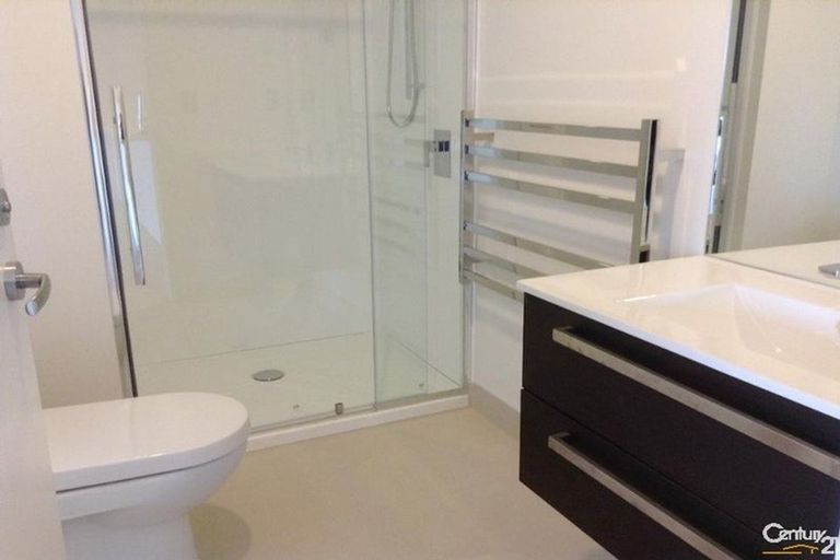 Photo of property in 1i/136 Stancombe Road, Flat Bush, Auckland, 2016