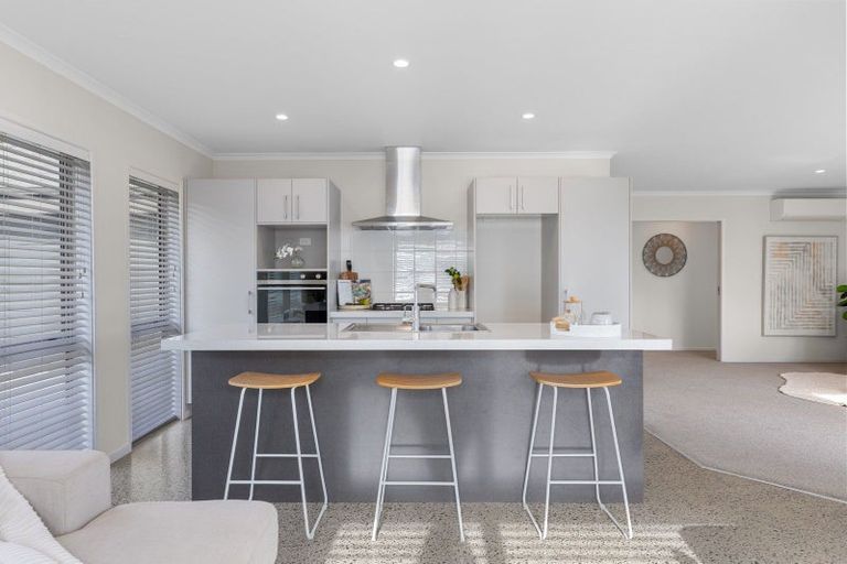 Photo of property in 14 Rochfort Crescent, Pyes Pa, Tauranga, 3112