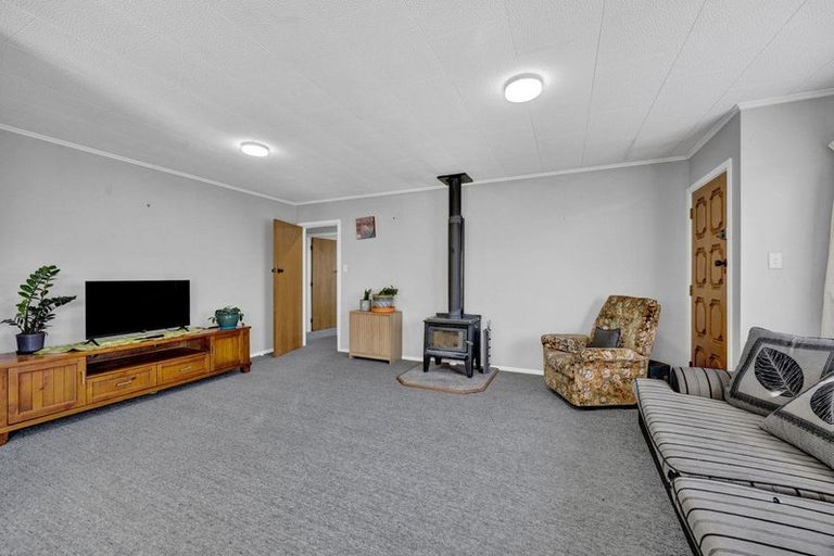 Photo of property in 18 Manuka Place, Hawera, 4610