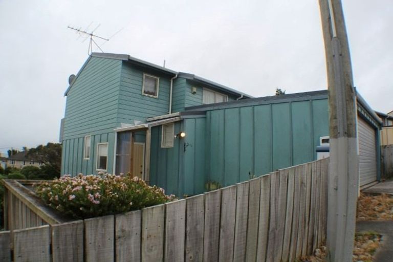 Photo of property in 18 Morere Street, Titahi Bay, Porirua, 5022