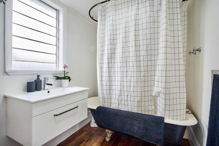 Photo of property in 18 Beach Street, Petone, Lower Hutt, 5012