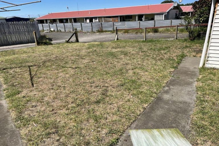 Photo of property in 8 Matipo Street, Castlecliff, Whanganui, 4501