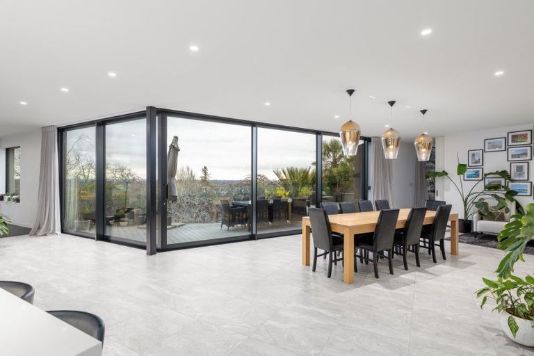 Photo of property in 26 Hackthorne Road, Cashmere, Christchurch, 8022