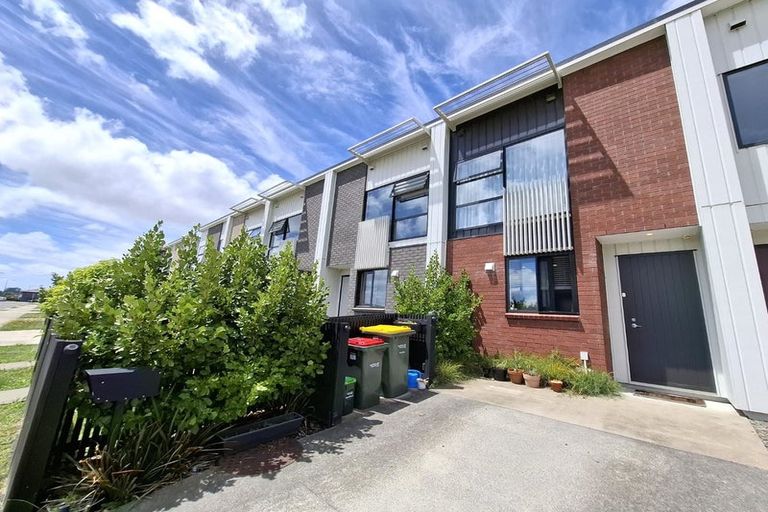 Photo of property in 23c O'meara Street, Swanson, Auckland, 0614