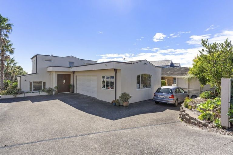 Photo of property in 1442 Whangaparaoa Road, Army Bay, Whangaparaoa, 0930