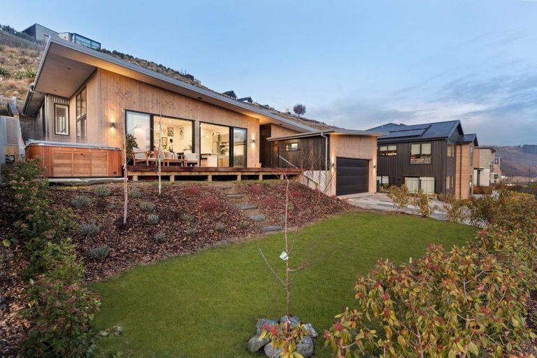 Photo of property in 5 Brodie Avenue, Arrowtown, 9302