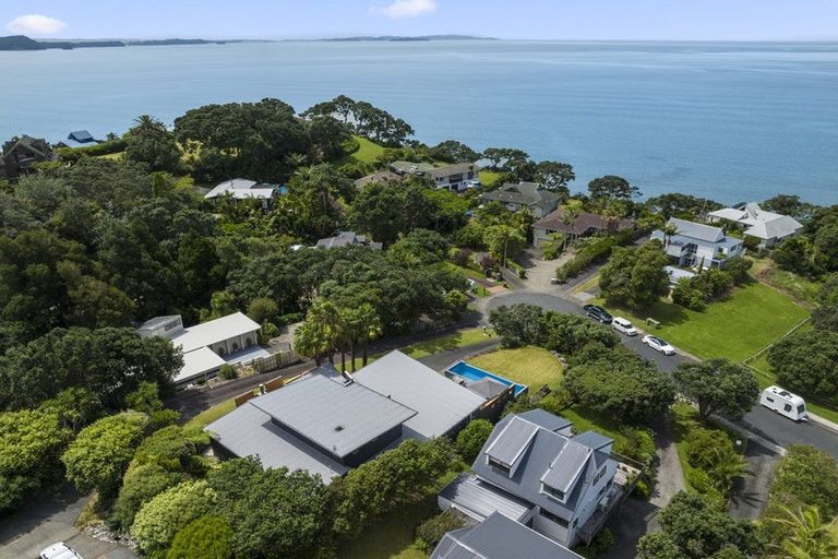 Photo of property in 36a Glenelg Road, Red Beach, 0932