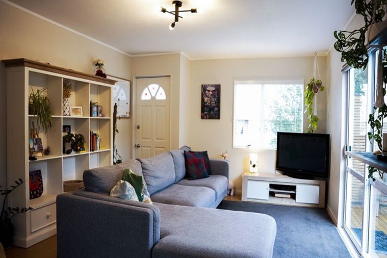 Photo of property in 12/24 Eastglen Road, Glen Eden, Auckland, 0602