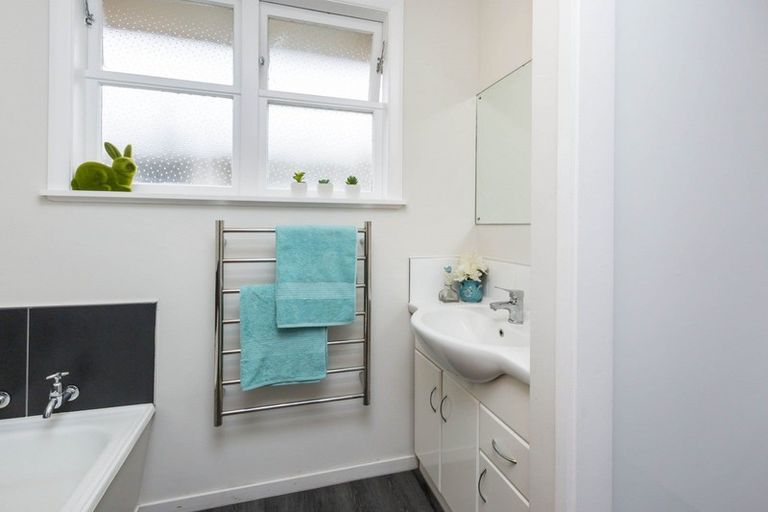 Photo of property in 9 Oregon Drive, Maoribank, Upper Hutt, 5018