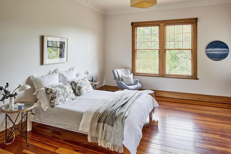 Photo of property in 122 Glenmore Street, Northland, Wellington, 6012